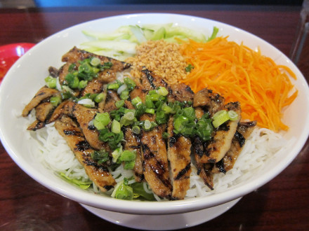 Grilled chicken with vermicelli