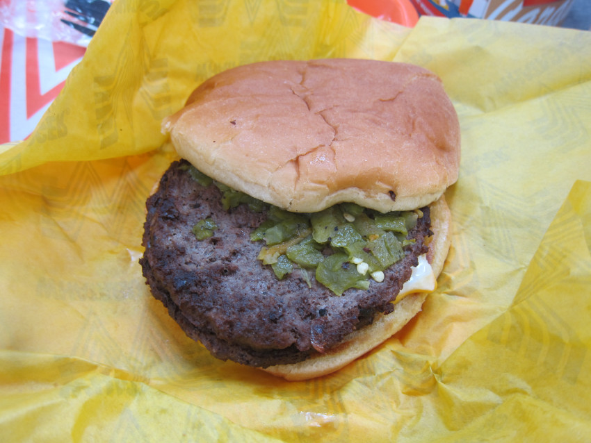 Green chile cheeseburger