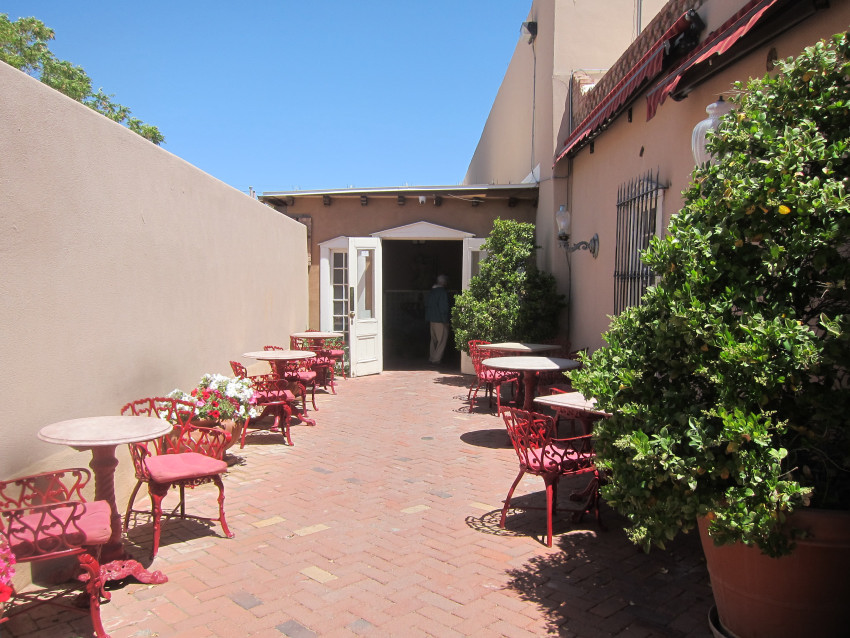 Entryway into the restaurant