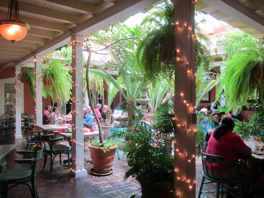 The indoor patio looked very full the Saturday that I took this picture