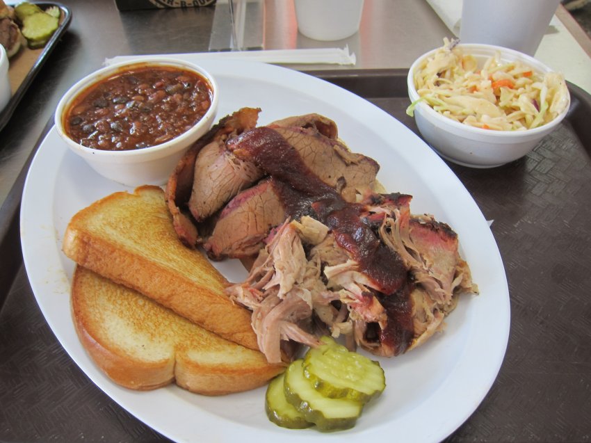 Several dinner plates are available