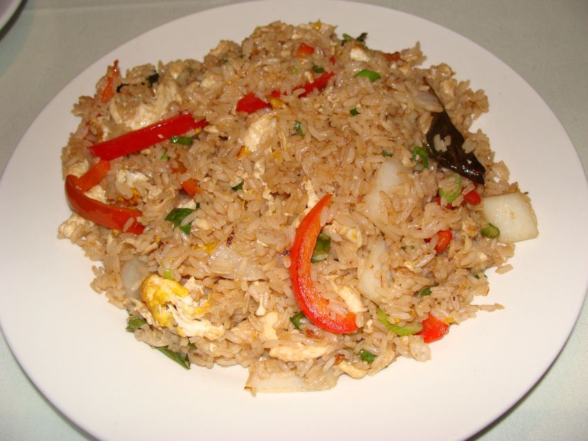 Basil fried rice with chicken